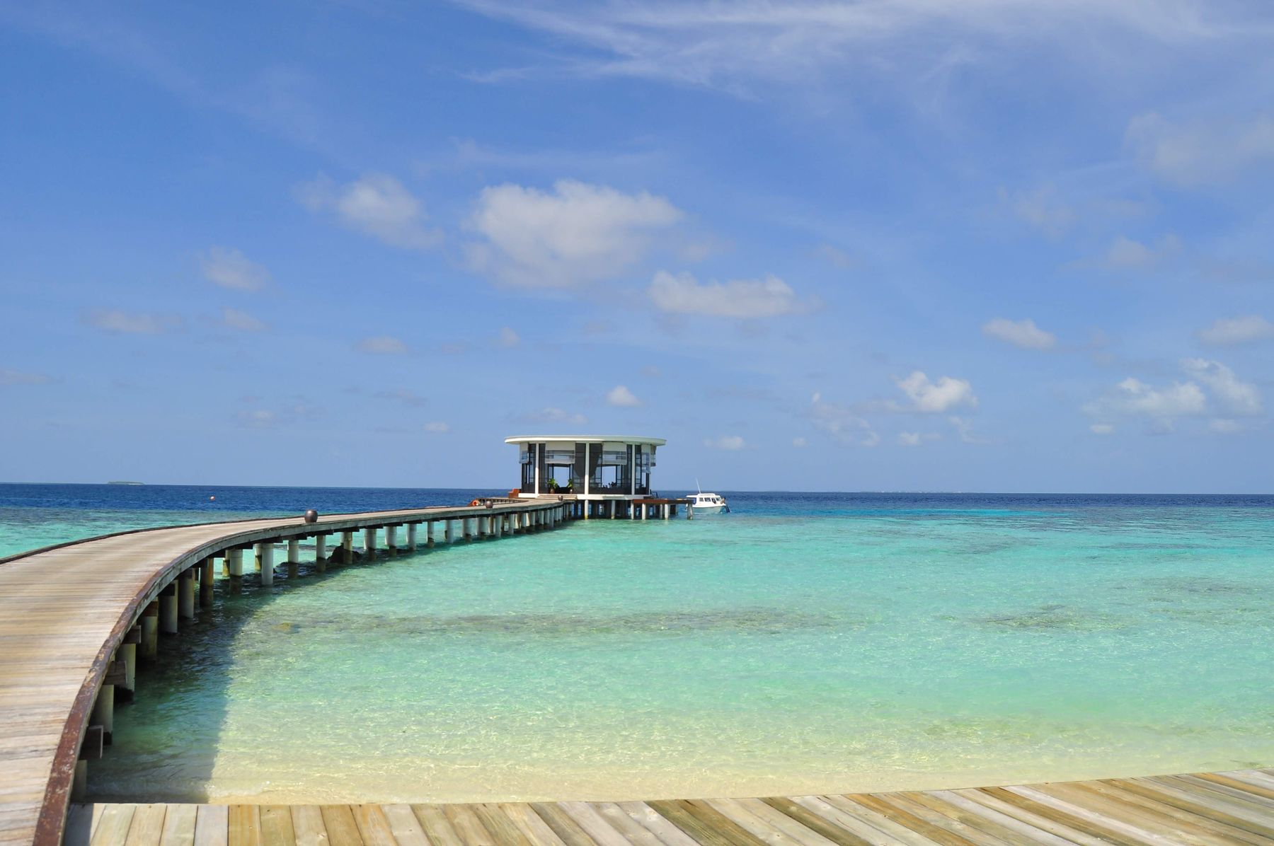 Playa de aguas turquesa en Isla Mujeres, frente a Costa Mujeres, México